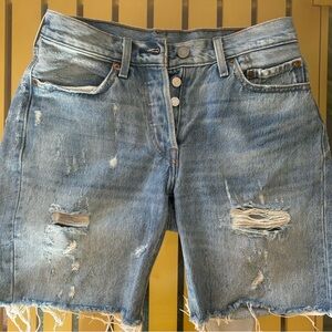 Levi 501 shorts mid thigh size 26